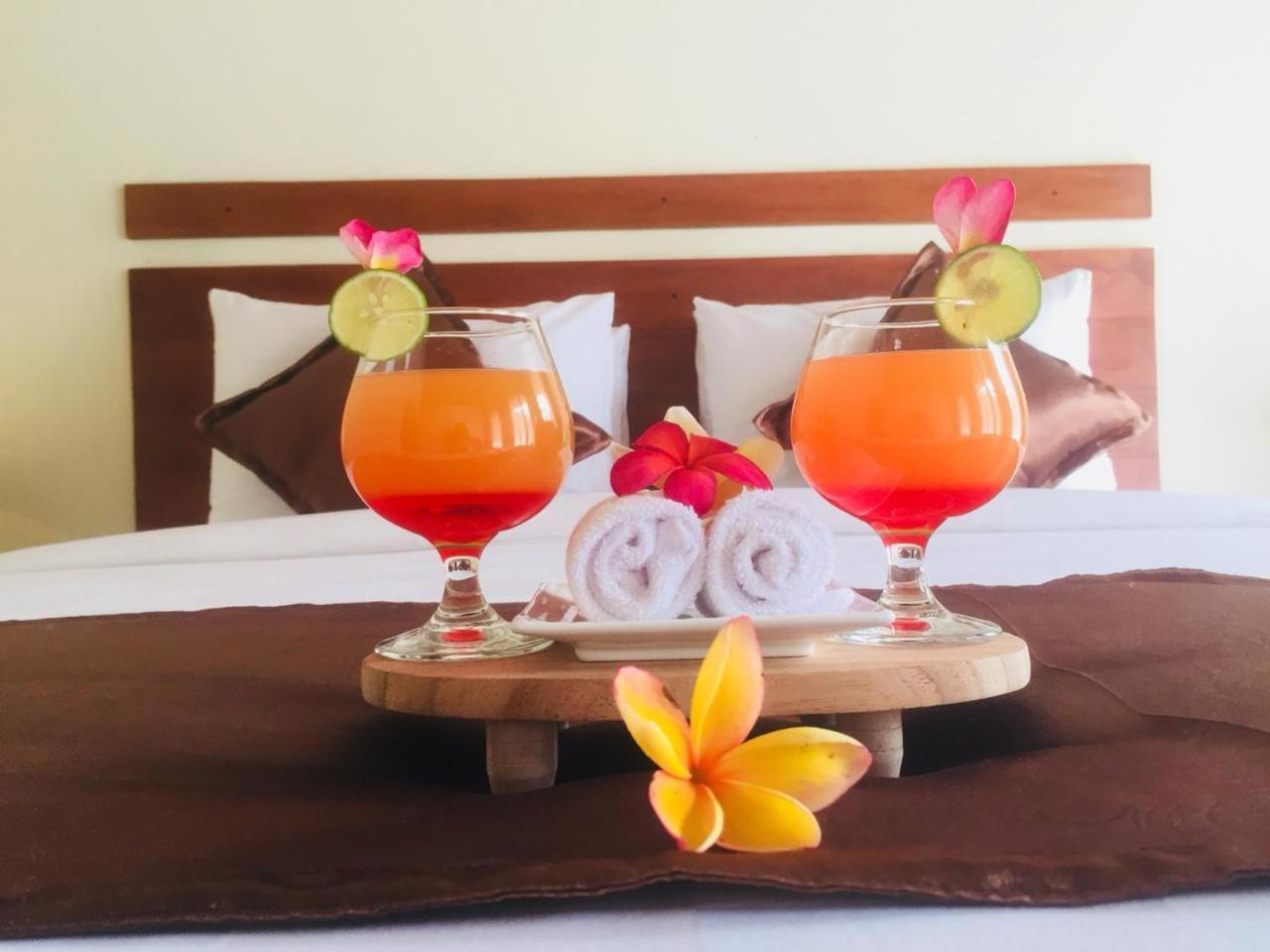 The Tinsi Hotel Toyapakeh Bagian luar foto
